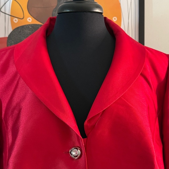 Elegant Red Women's Blazer - Picture 2 of 5